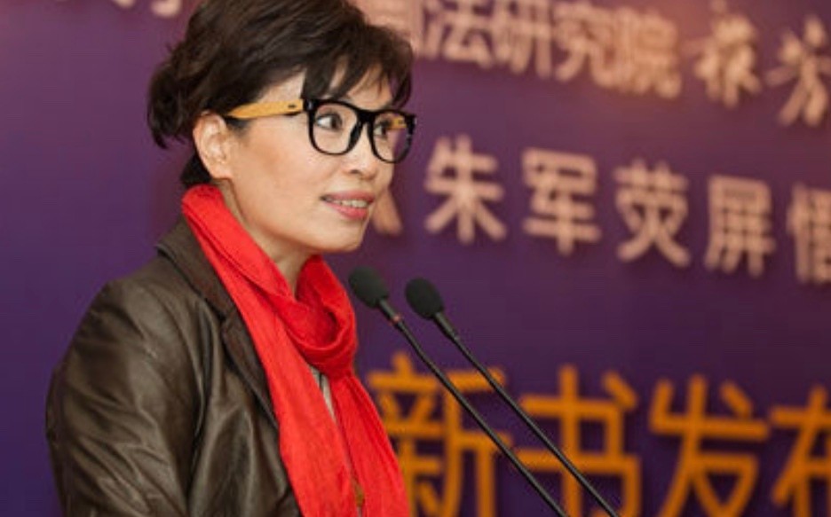 央视主播李瑞英儿子两次坠楼,央视主播李瑞英儿子坠楼后怎样了