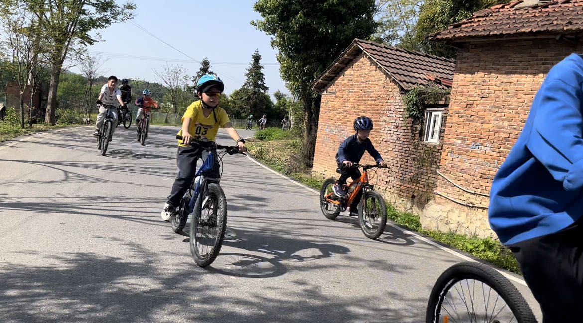 太乙村：“骑”心协力绿色童行