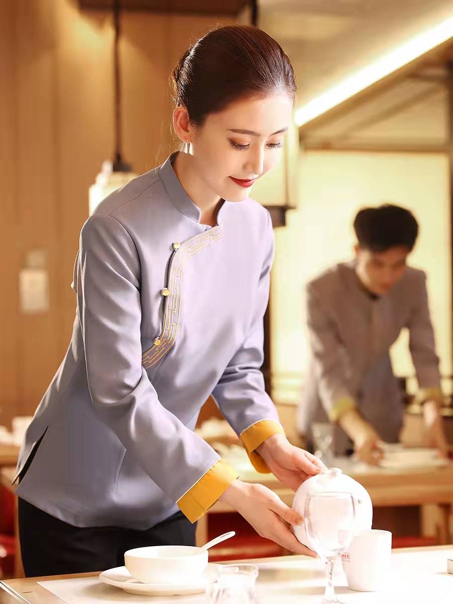 酒店工作服条纹,工作服内卷到什么程度了