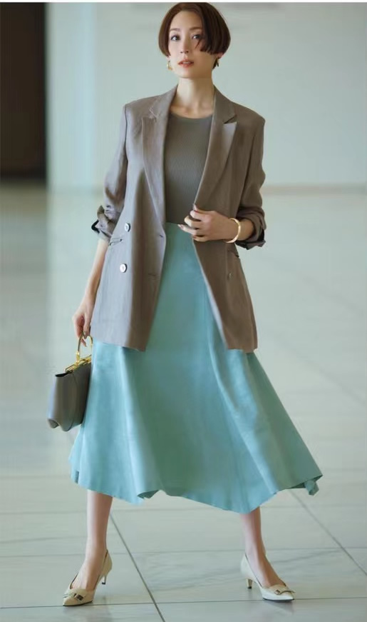 直筒裙和伞裙哪个有气质,伞裙连衣裙蓬蓬裙