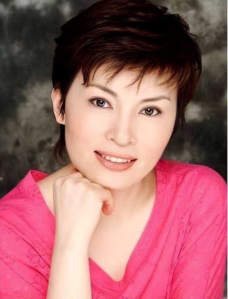 央视主播李瑞英儿子坠楼,央视新闻主播李瑞英怎样了