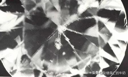 什么是钻石？钻石和石墨到底有什么区别？