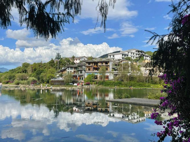 第一魅力古镇和顺古镇,走在云南和顺古镇的乡间小道