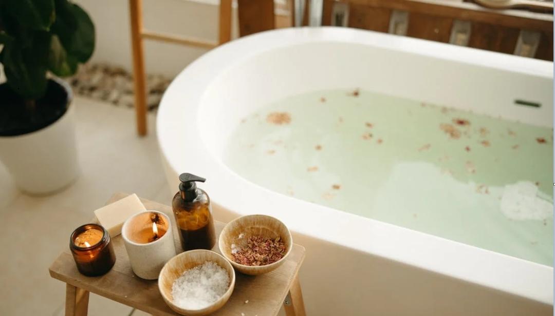 燃气热水器比电热水器有什么优点,燃气热水器和电热水器哪个费用低