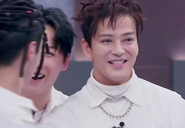 老演员整容脸变形,老年人整容前后照片