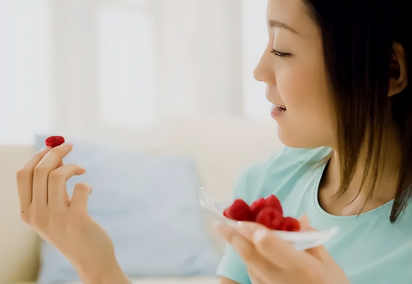 女性越瘦越漂亮?错了,过度减肥带来的损害可不少!