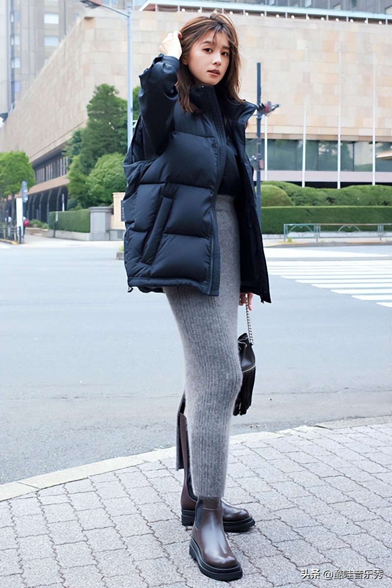 适合15-25岁女生的高颜值服装,适合35-40岁高级感服装