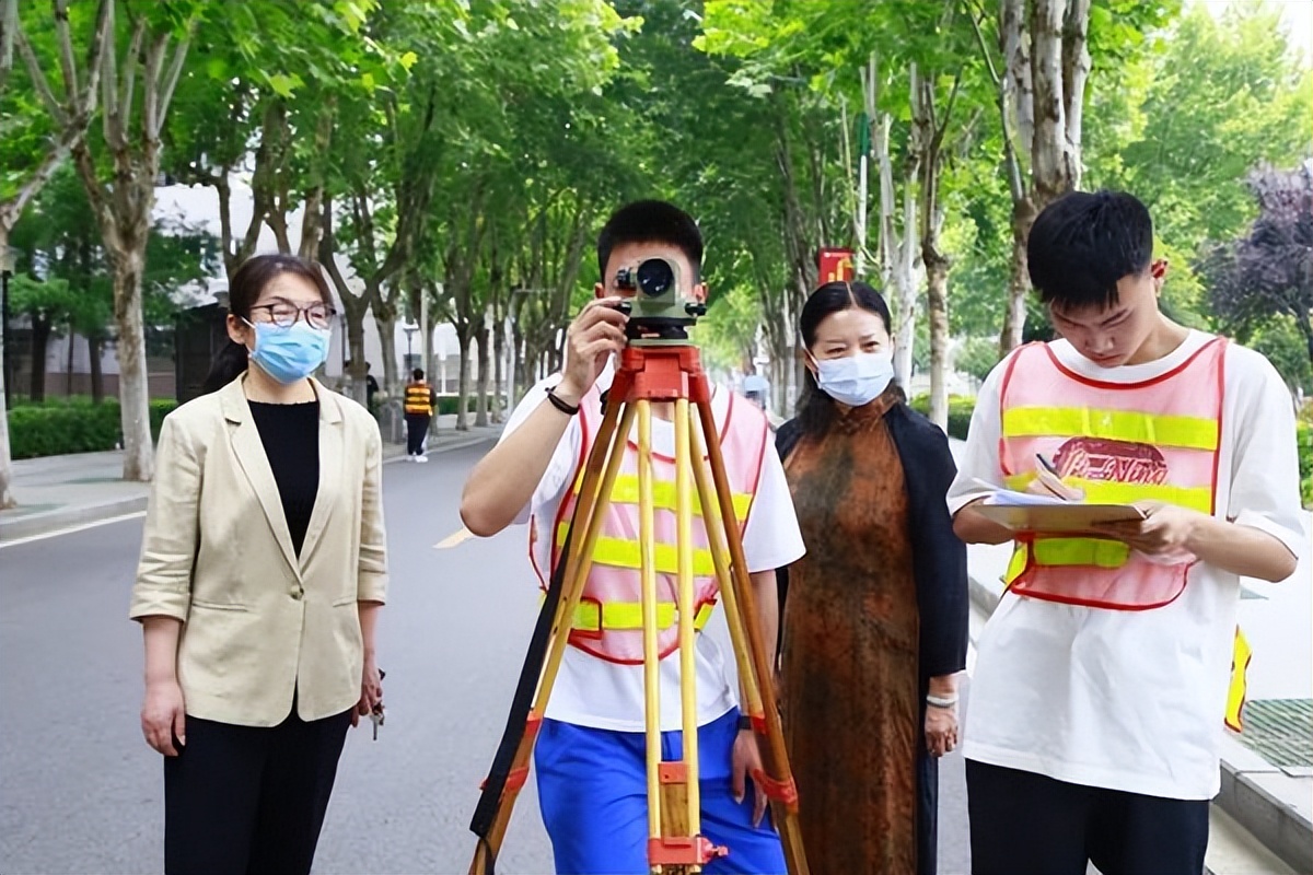 武汉城市职业学院的就业前景,武汉职业教育周启幕