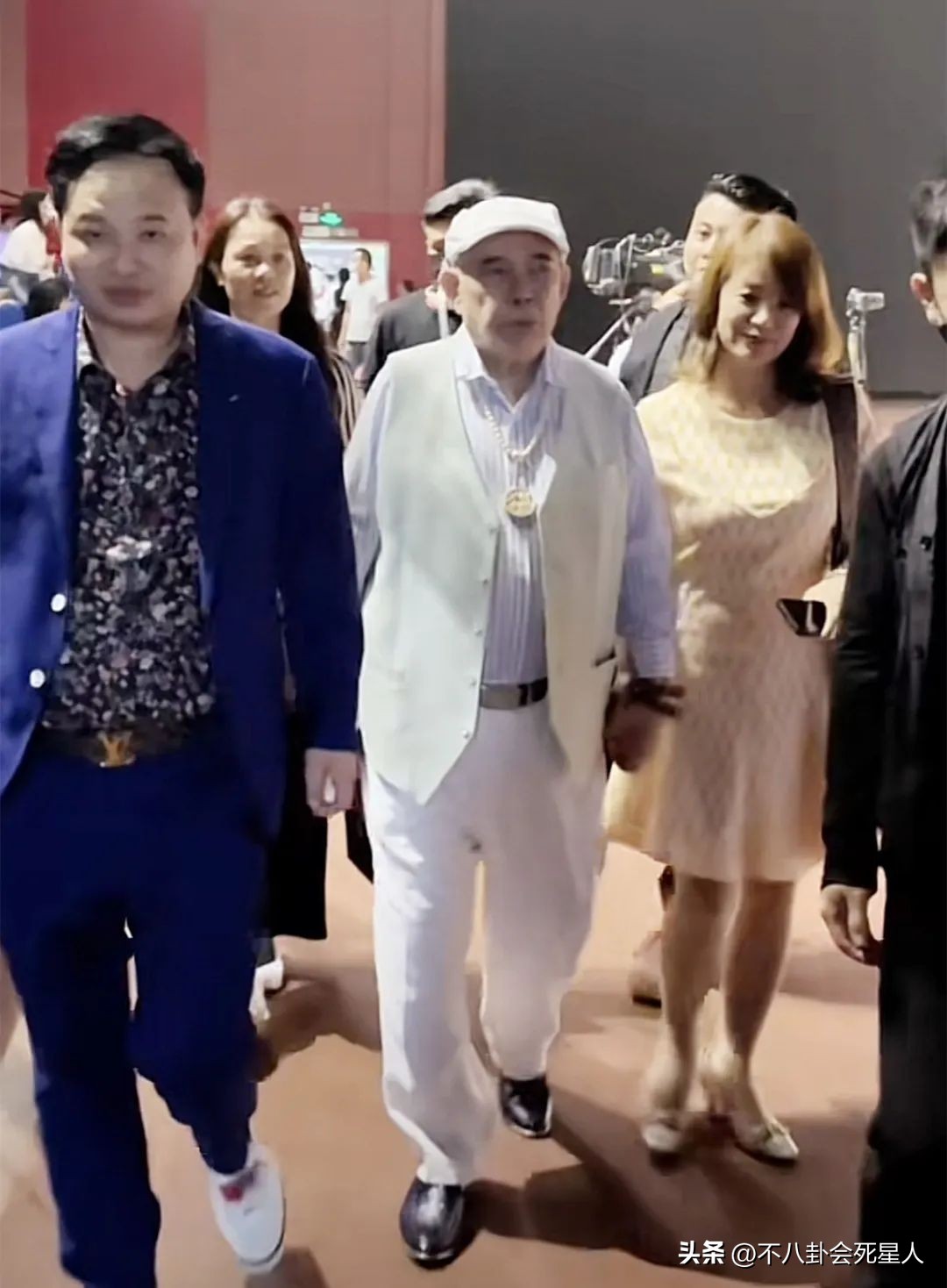 娱乐圈晚节不保的六位老戏骨,80位已逝香港明星