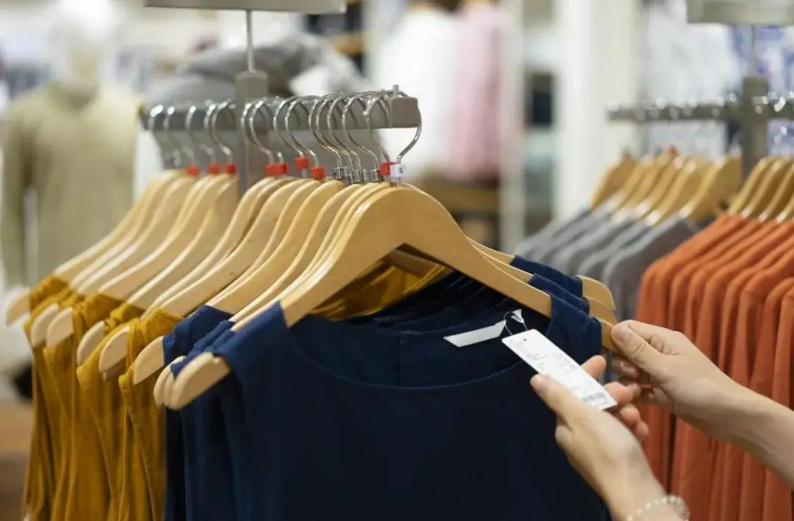 现在为什么品牌服饰这么多假货,8大品牌服装假货