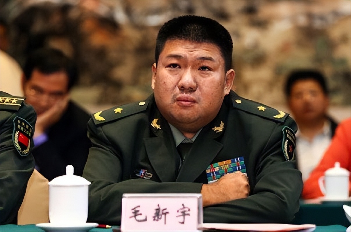 09年毛主席嫡孙替爷爷回浙江寻根，谁料看到族谱时，发现名人众多