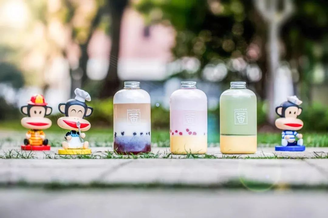 看完大嘴猴、易捷加油、狗不理开的咖啡店，谁能忍住不发朋友圈