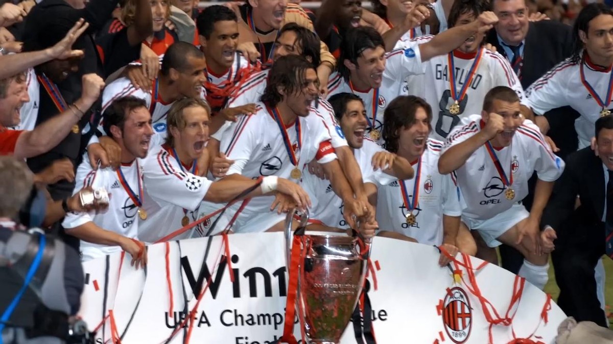 他是来自巴西贫民窟的左脚鬼才，鬼魅妖刀，瓦刀里瓦尔多