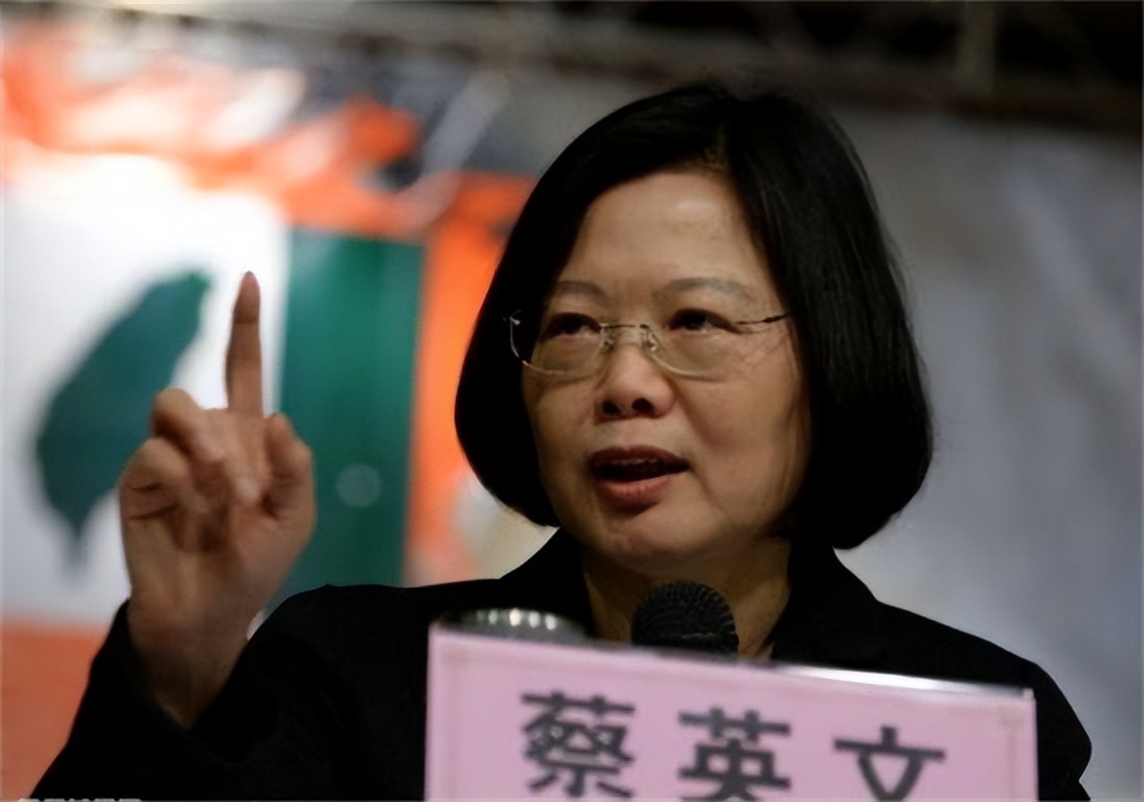 蔡英文现状:被*党**内批判