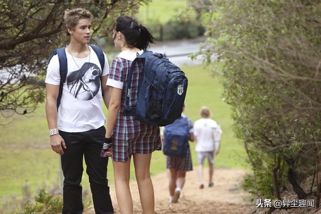 沉睡魔咒的王子其实是澳洲的阳光小鲜肉!他曾演出加勒比海盗