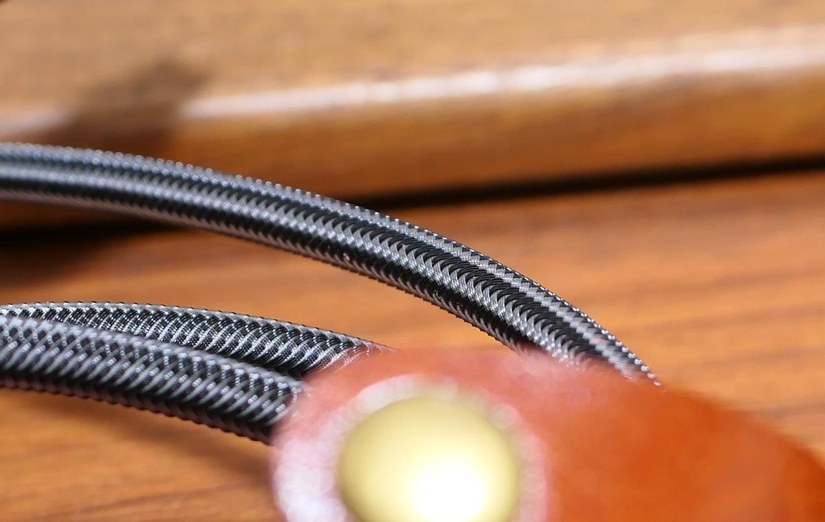 ipad用原装充电器会不会烧主板,ipad用非原装充电导致充电慢