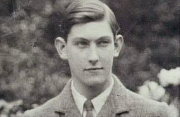 一对夫妻勇登珠穆拉玛峰，妻子缺氧倒在归程，她哀求道：别离开我