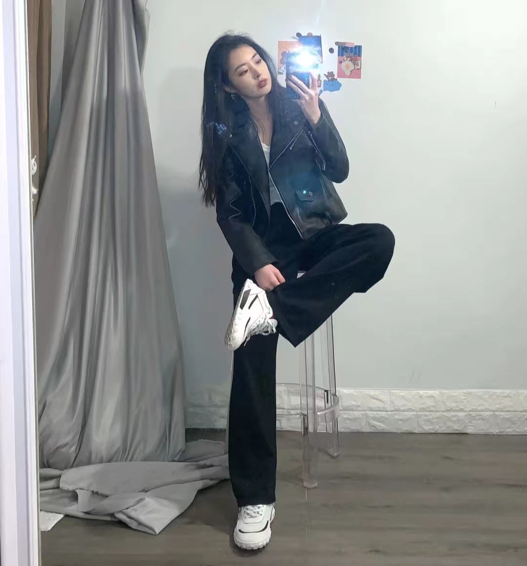 冬季黑色皮衣加棉高级感穿搭,黑色皮衣穿搭女秋冬
