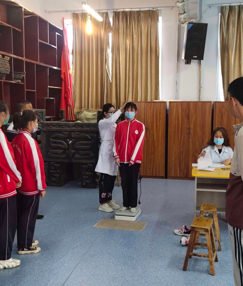 要怎么注意才能让孩子身高长高,青春期孩子长高造成的营养不良