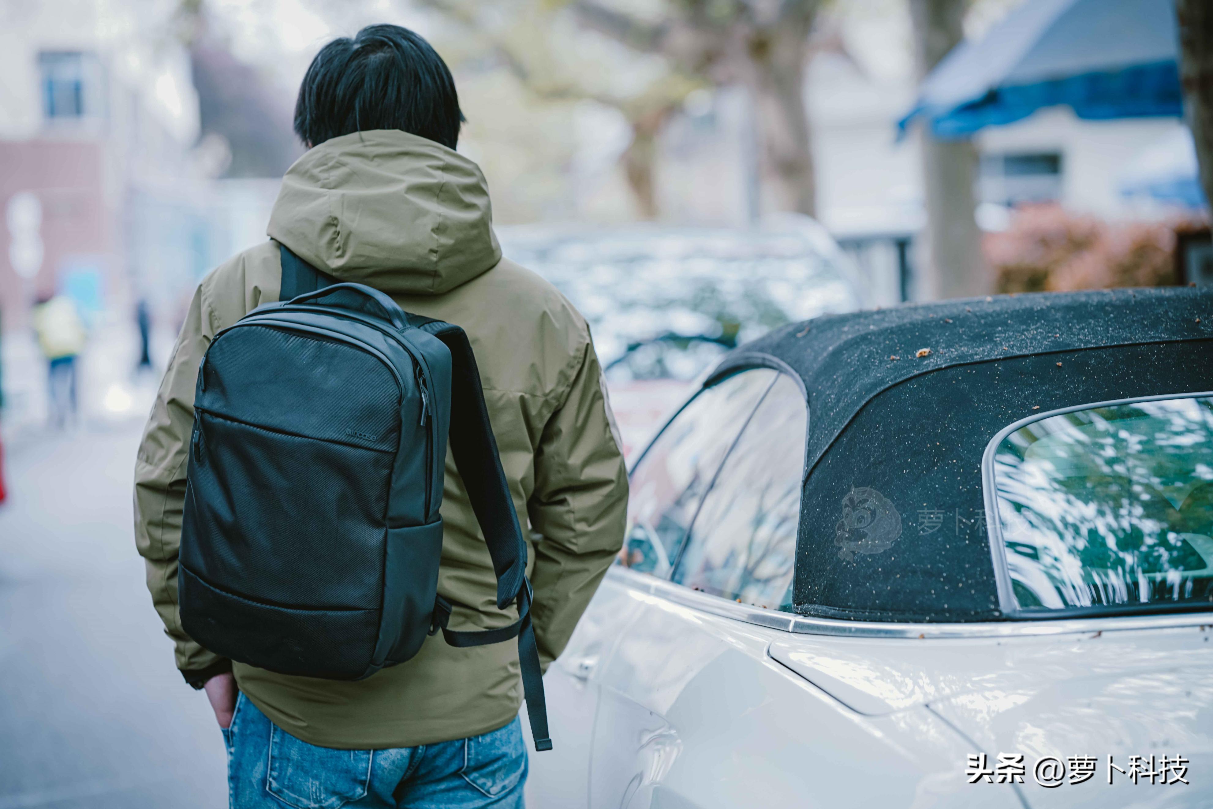 笔记本360°环绕保护,好看又能装,苹果合作品牌INCASE背包评测