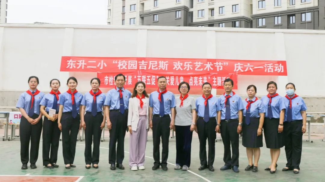 让法治在每个青少年心中生根发芽,让爱的种子在心中生根发芽