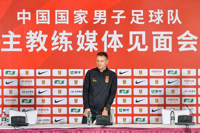 卡马乔执教国足时间,卡马乔里皮为什么不掉米卢