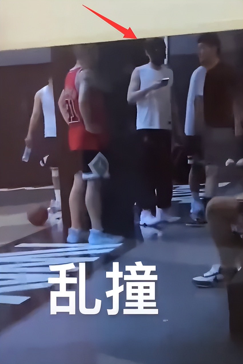 白敬亭宋轶片场好甜,曝白敬亭横店探班宋轶