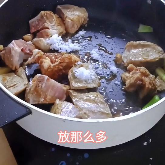 今天我们是在某西西上买的菜，所以没有买菜视频，全是炒菜...