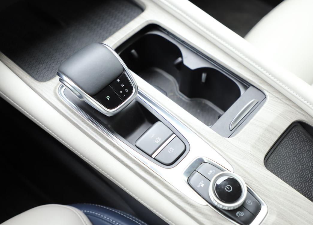 艾瑞泽8vs奔驰c,奇瑞艾瑞泽8奔驰