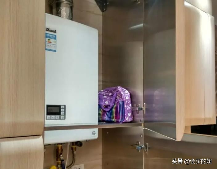 热水器装燃气的好还是电热水器好,燃气热水器和电热水器的区别视频