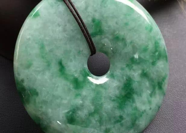 这些翡翠摆件绝对是你少见的美物,翡翠摆件好不好