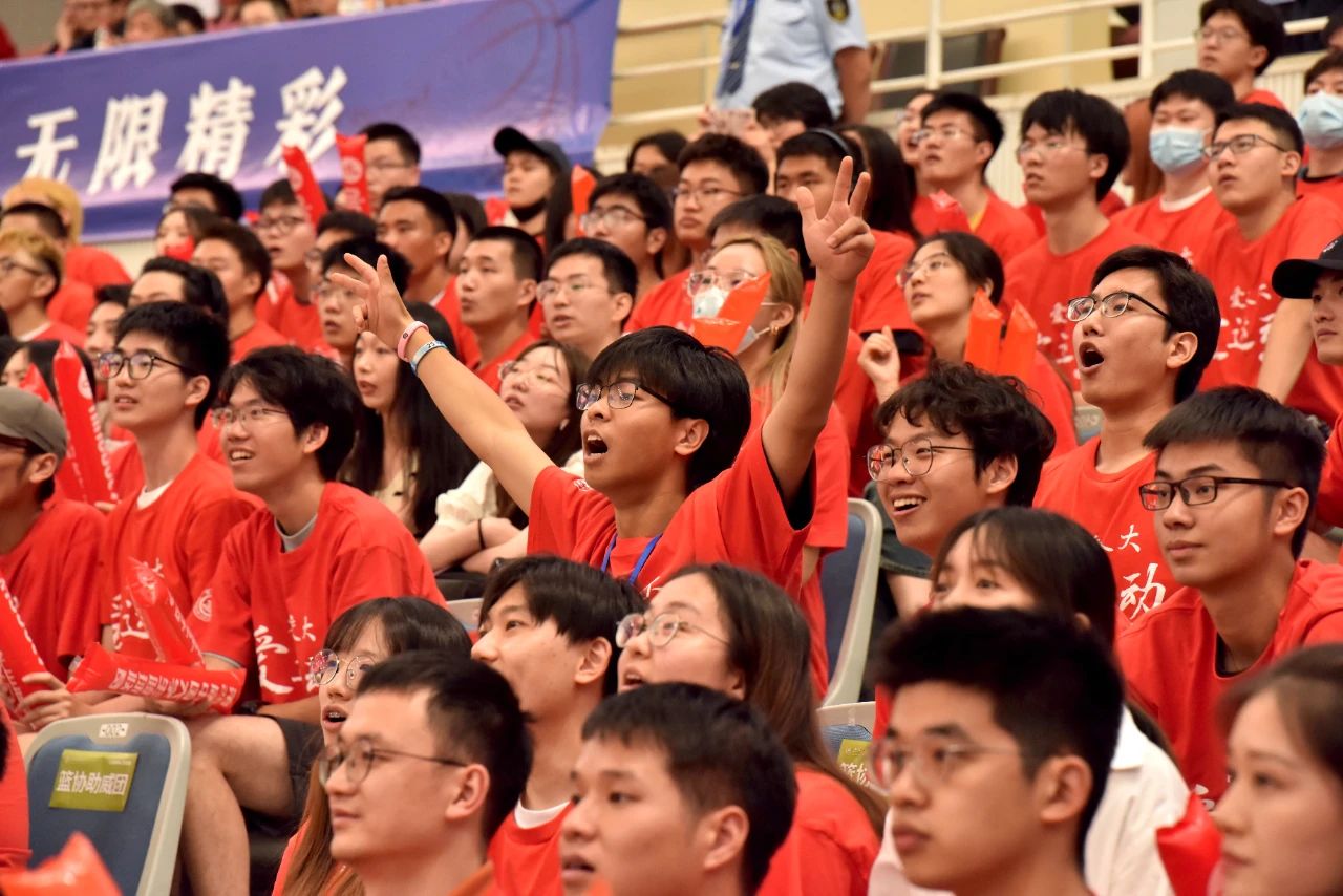 姚明比赛高燃混剪,姚明比赛观众欢呼