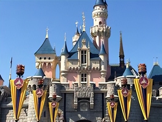 迪士尼涨价为什么这么厉害,现在的迪士尼值不值得去