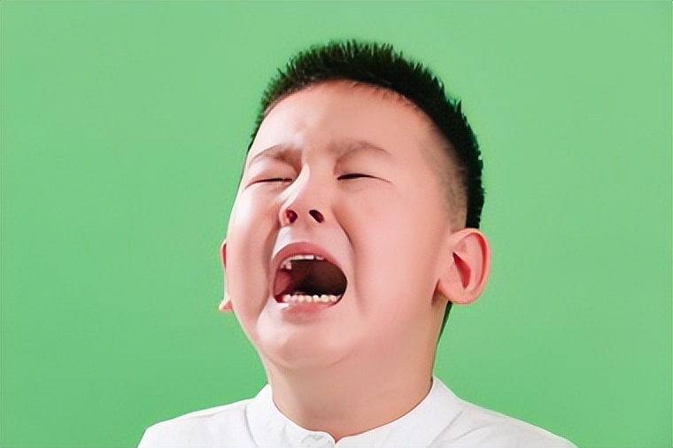 男孩子爱哭怎么办？我总结出4招，孩子变化喜人