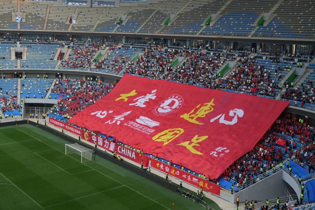 中国足球开启留洋,大连足球队向国足发起挑战