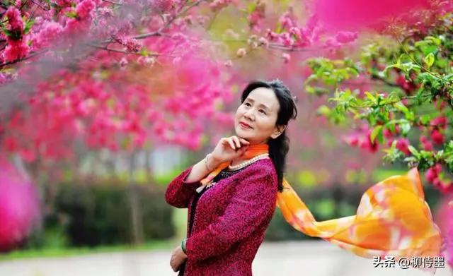 人像拍照的10个拍照姿势,摄影拍照姿势大全图片