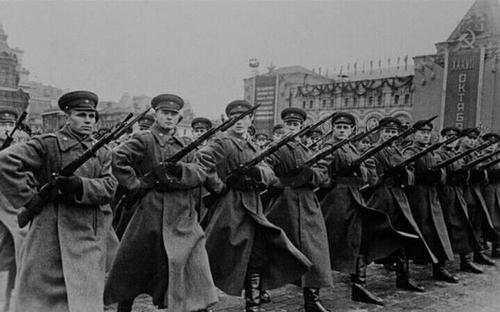 德国在二战时期有700万军队,德国与苏联军事实力对比