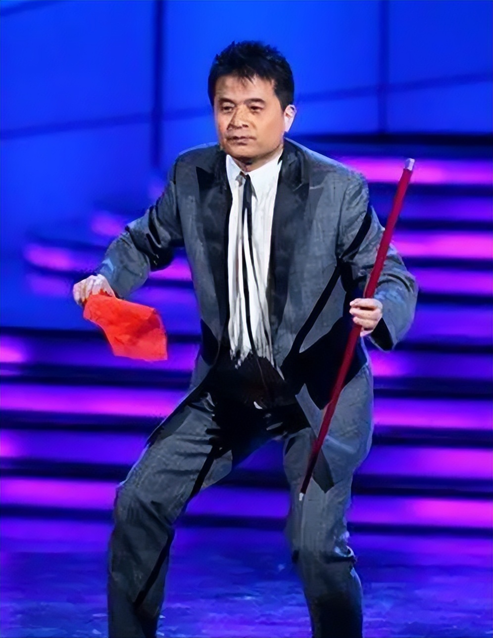 64岁毕福剑近况曝光！曾祸从口出被央视开除，如今竟成了如此模样