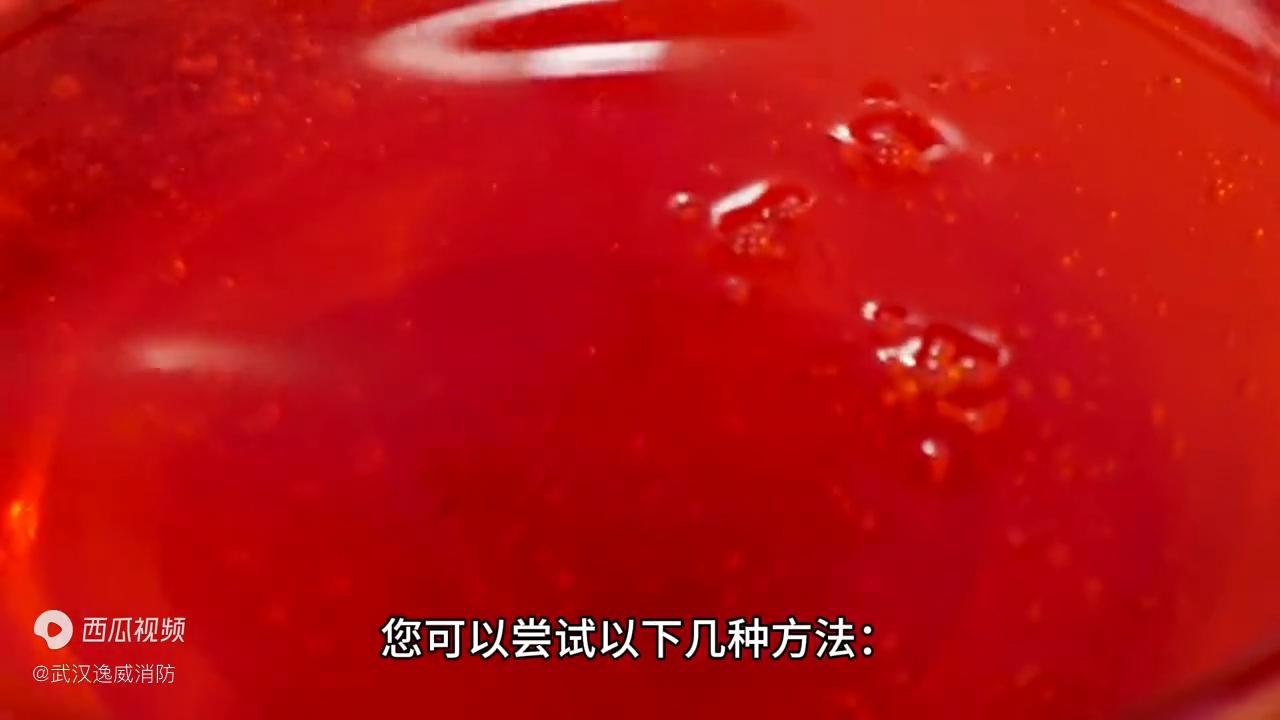 白衣服沾红油怎么办,红油弄衣服上怎么洗