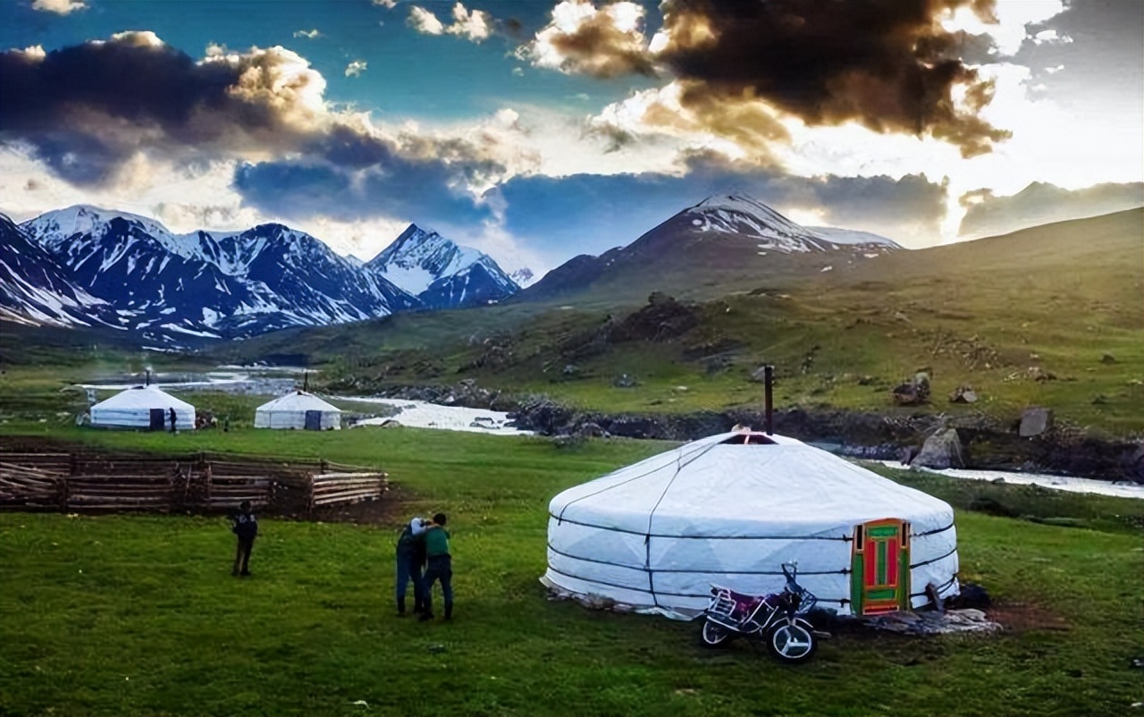 蒙古国和内蒙古的人关系好吗,蒙古国和内蒙古的人一样吗