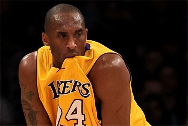 NBA新世纪球衣“销量王”：库里3年，科比6年，詹姆斯：都让让