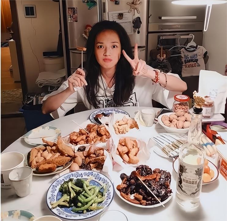 从“最惨*星艳**”到“上岸者”：曾经的香港绝色，如今怎样了？