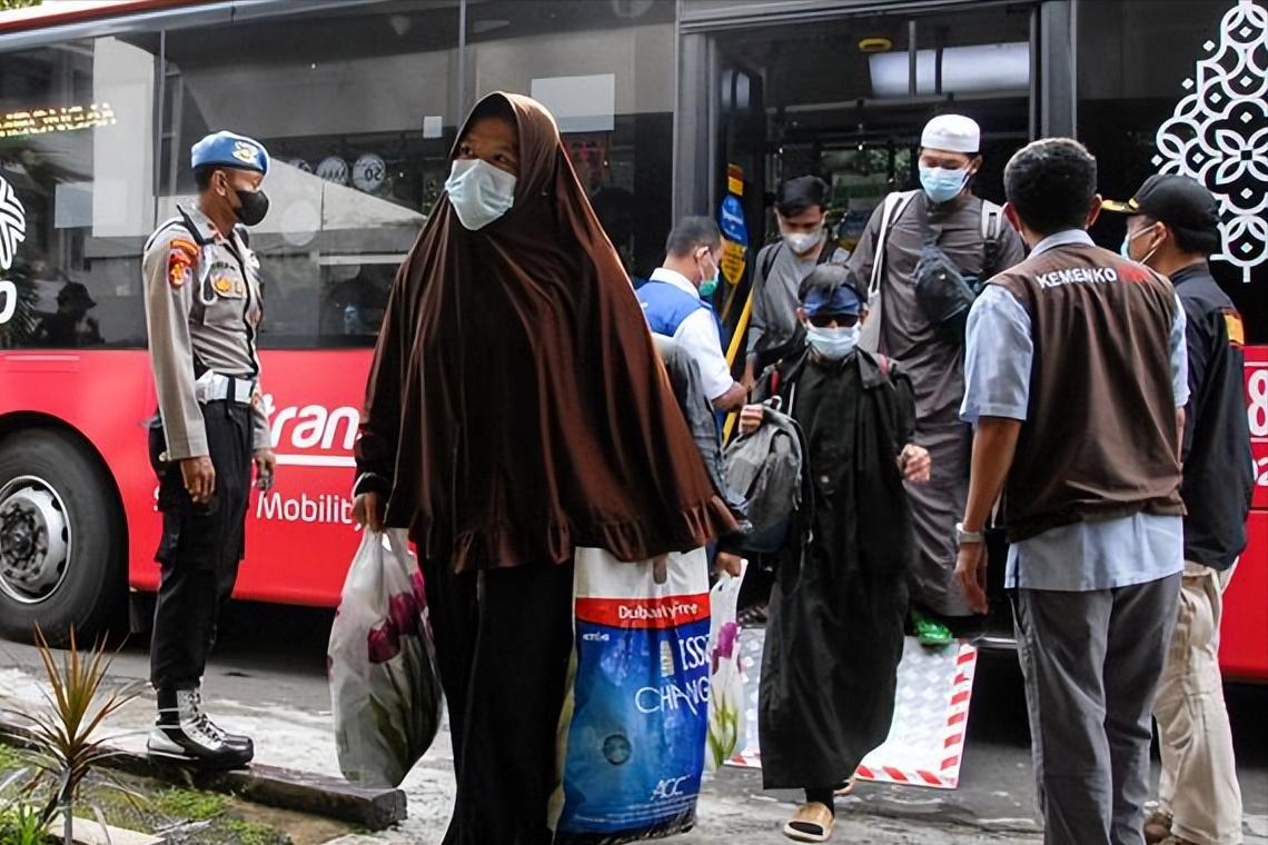 从大陆赚钱暴跌35%，台当局对抗大陆代价惨痛，请求进行对话磋商