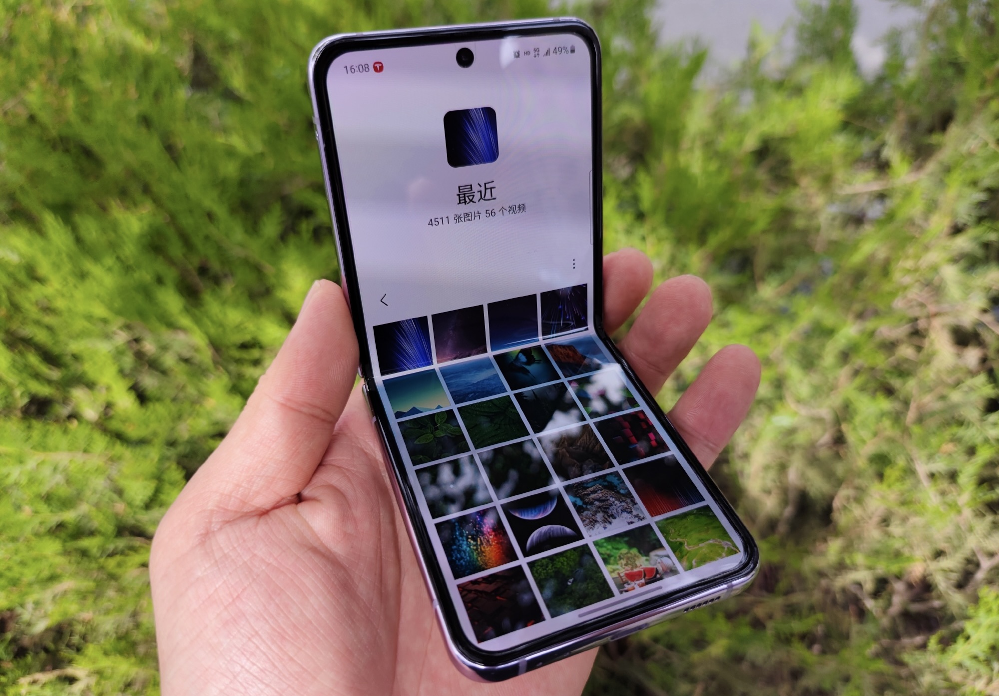 三星翻盖折叠屏手机galaxyzflip,三星galaxyzfold411英寸折叠屏