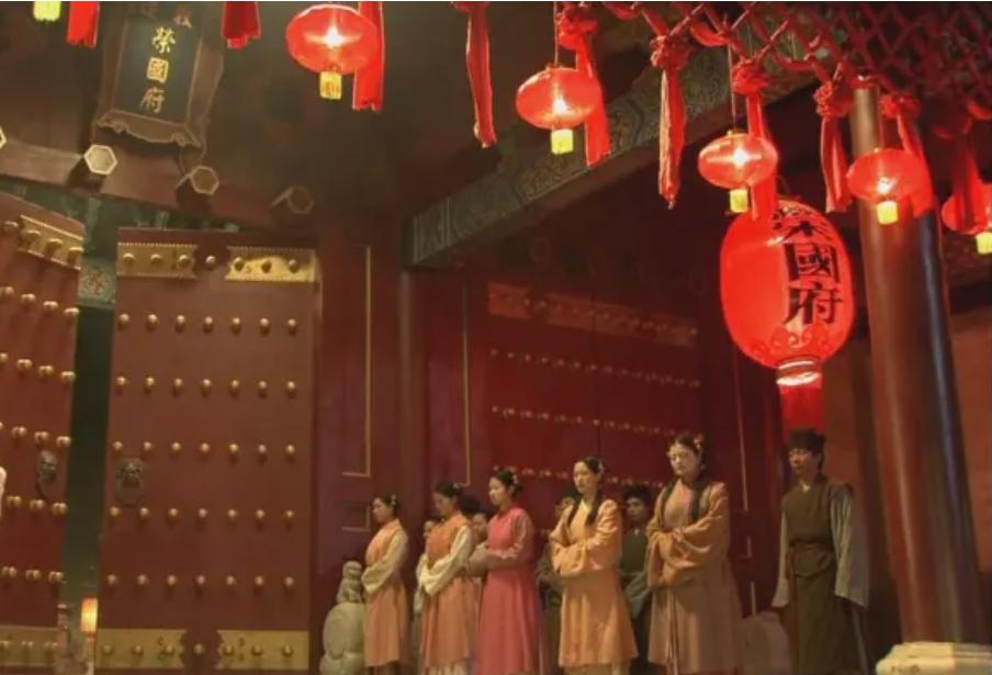 秦可卿每天都要换衣服吗,秦可卿生病是哪一回