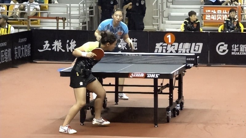 发球跺脚怎么练,刘诗雯大角度快攻