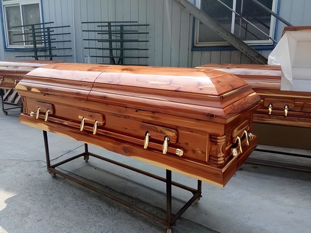 为啥棺材一头高一头低一头大一头,你知道棺材为什么一头大一头小