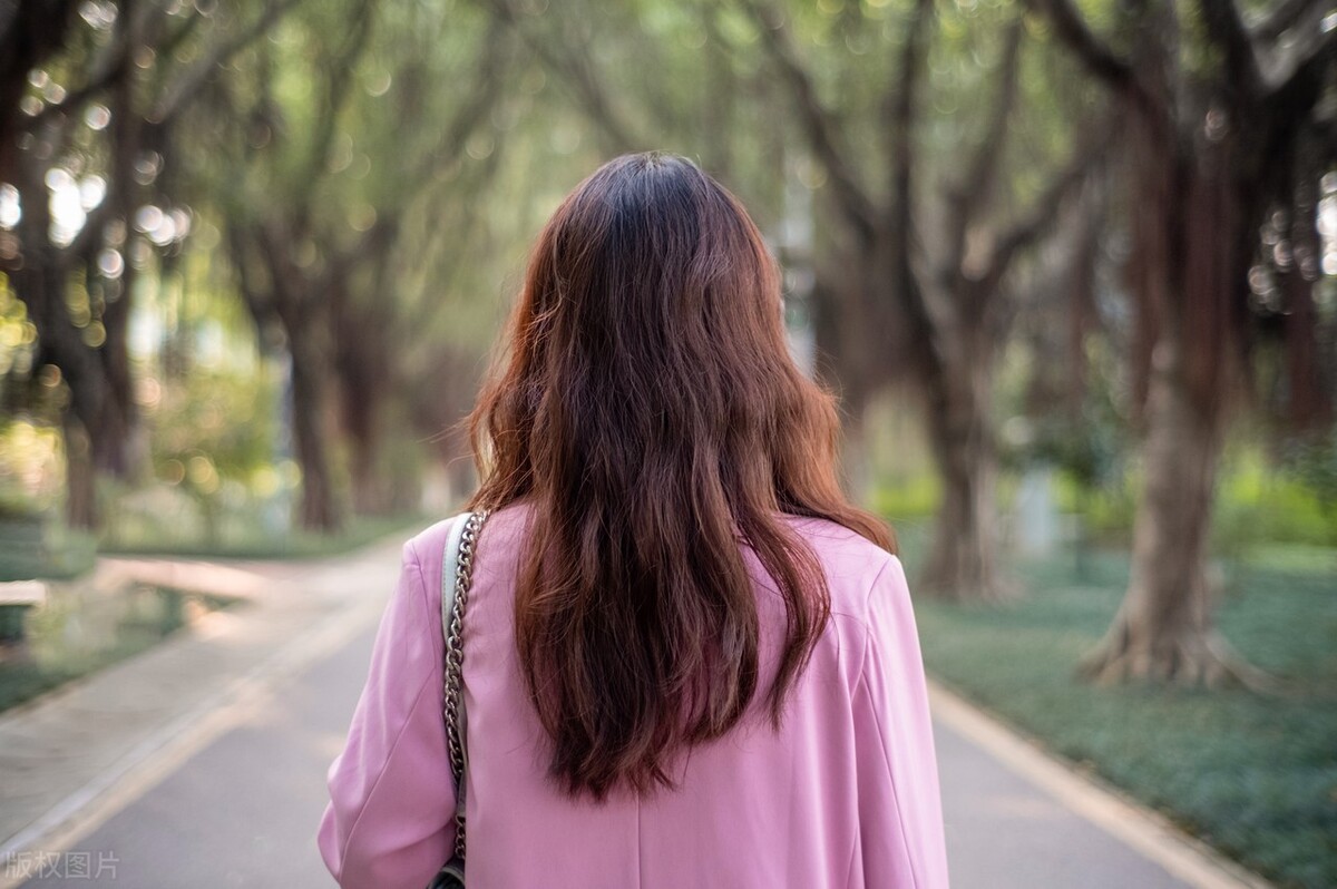 染发头皮屑多是什么原因,染发之后头皮屑严重是什么原因