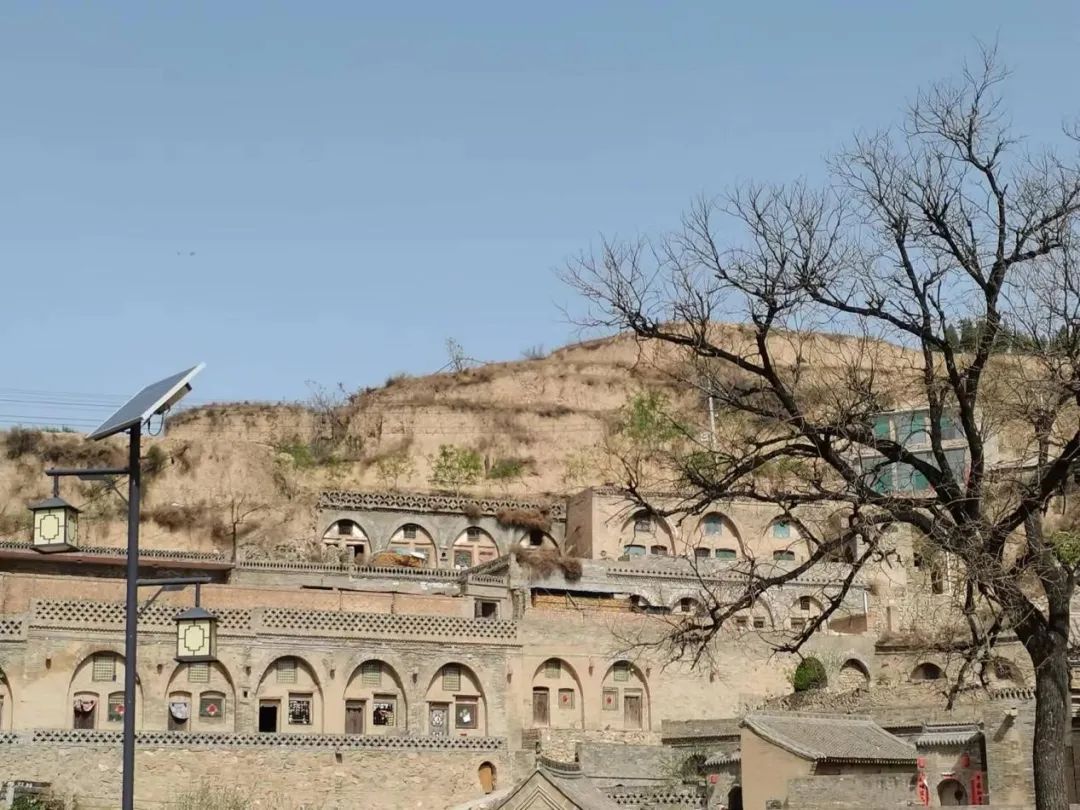 镶嵌在黄土坡上的宅院文化作者：武文英