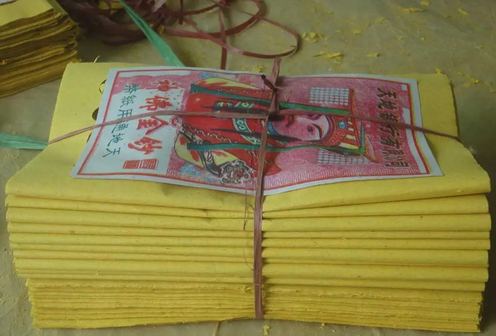 上门吊丧，一定要带“花圈”吗？你们当地是怎样的习俗？